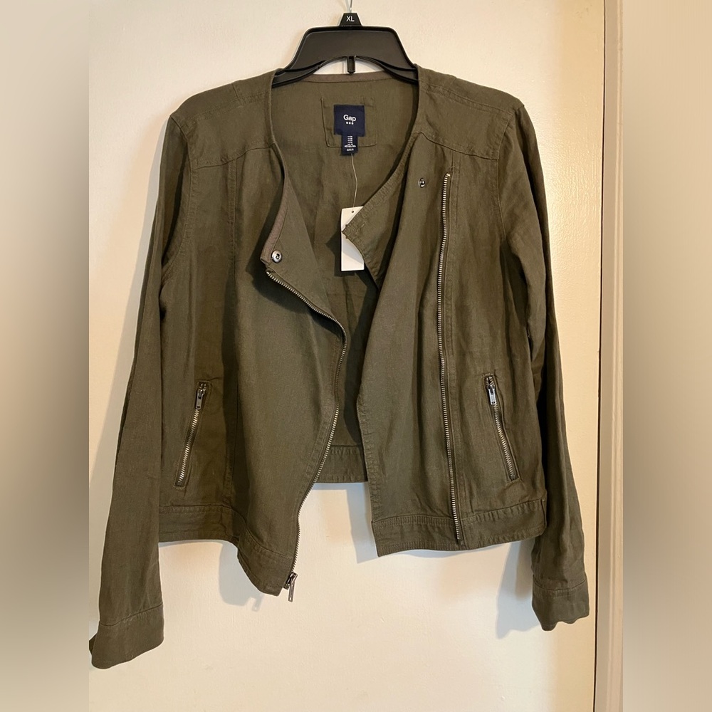 NWT GAP Lightweight Top/Jacket